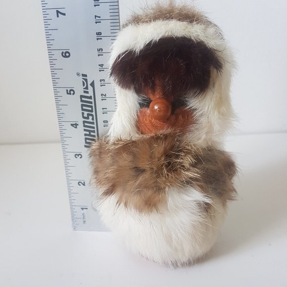 Vintage Wood Inuit Doll with Fur Raymond Bourbeau Handmade - Picture 13 of 14